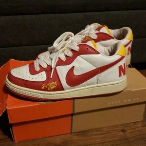Nike Supreme Court size 10 W